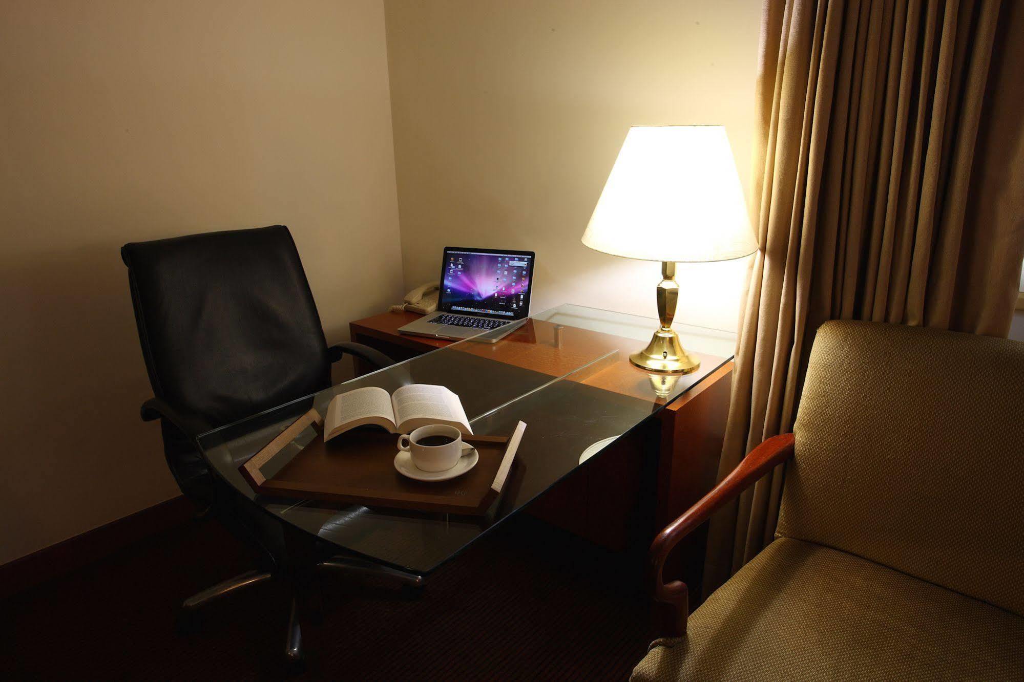 Gloria Prince Hotel Taipei Exterior photo
